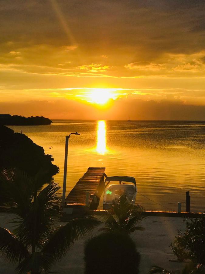 Hidden Treasure Vacation Home Blue Bay Cottage Caye Caulker Exterior photo